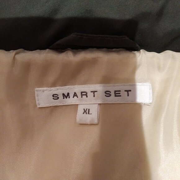 Down & Feather Women's Winter XL Jacket, Army Green - Picture 4 of 5